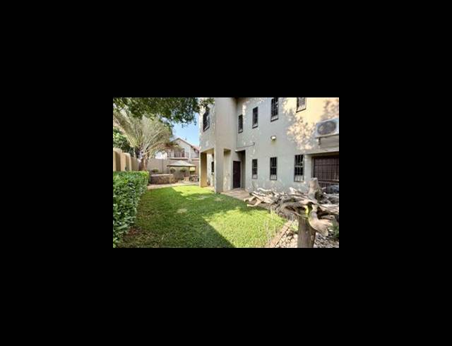 3 BEDROOM PROPERTY TO RENT IN MENLO PARK